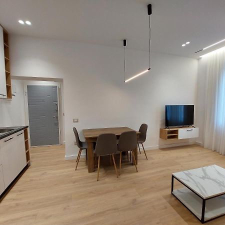 Luxury Apartments Blloku Tirana Exteriör bild